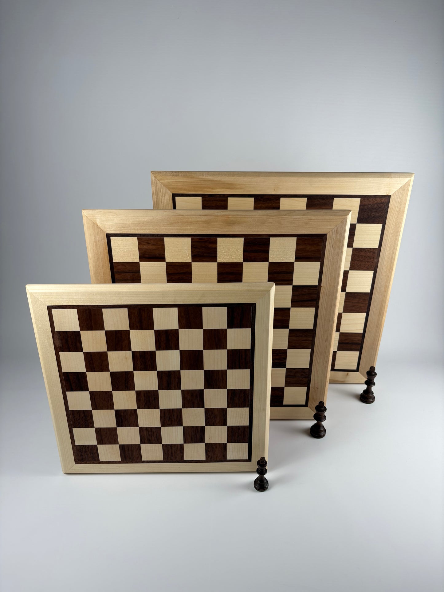 Échiquier artisanal en bois signé Argoat Créations, fabriqué à Lille, 100% made in France