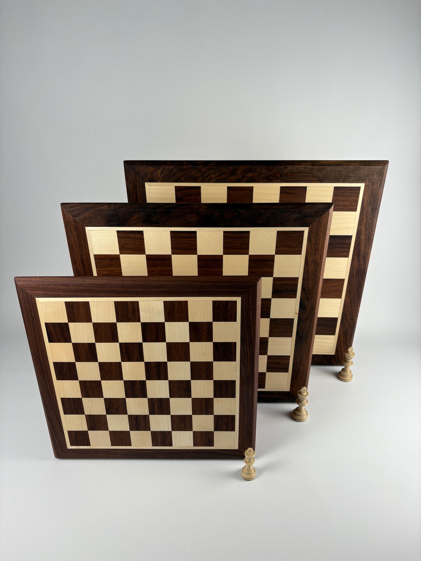 Échiquier artisanal en bois signé Argoat Créations, fabriqué à Lille, 100% made in France