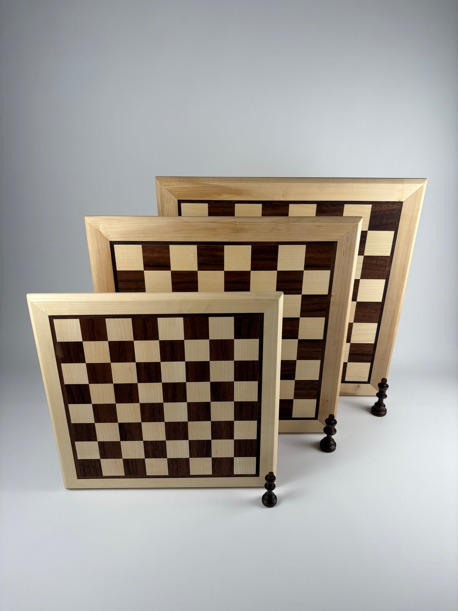 Échiquier artisanal en bois signé Argoat Créations, fabriqué à Lille, 100% made in France